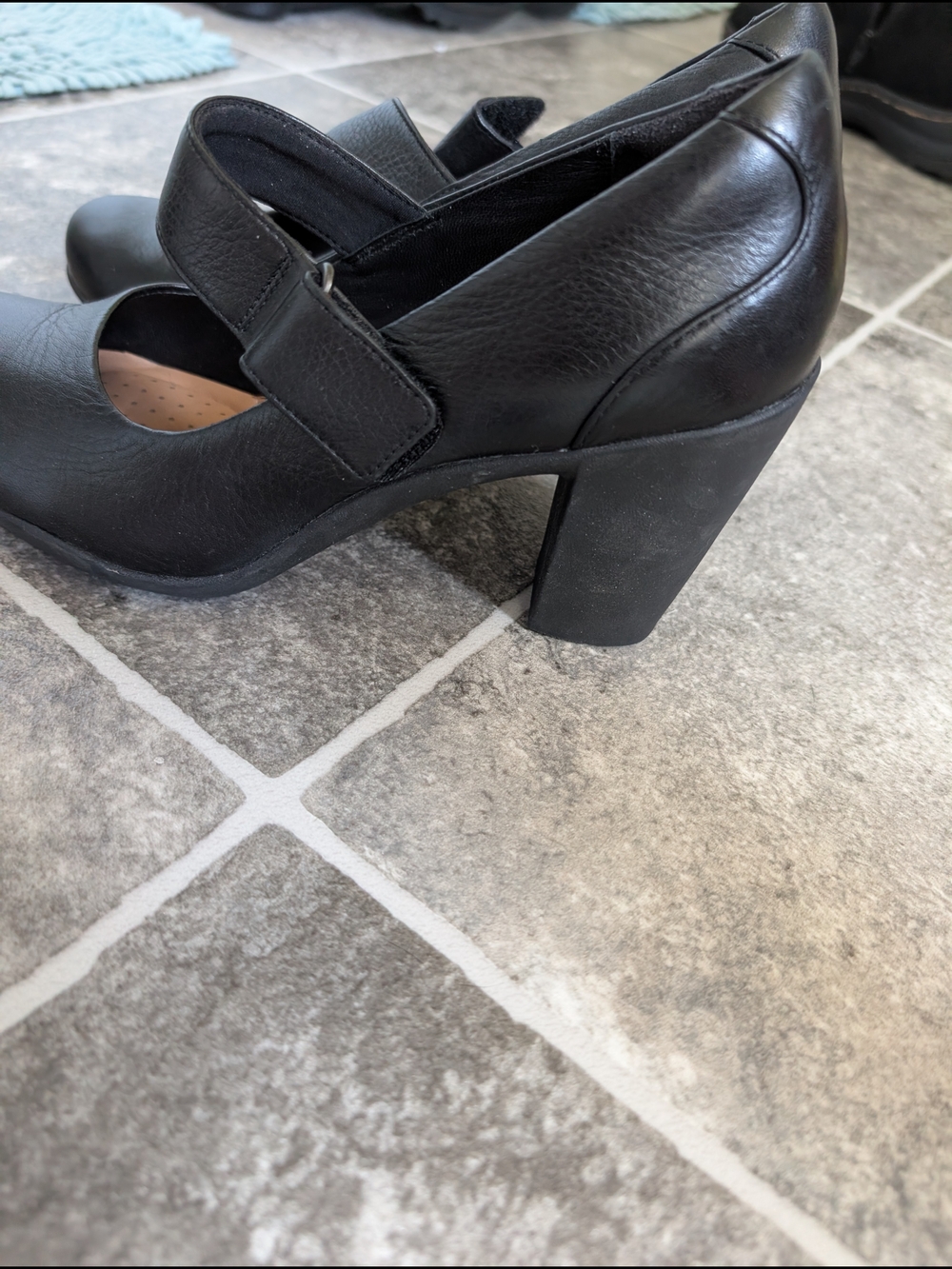 Clarks leather Mary Jane block heel | Black | US 8 | GUC - Picture 4 of 6